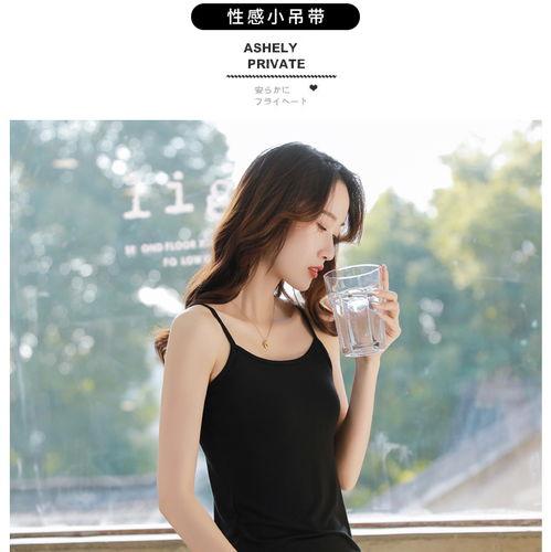外穿背心网红爆款男,网红爆款男生外穿背心，引领时尚新风尚